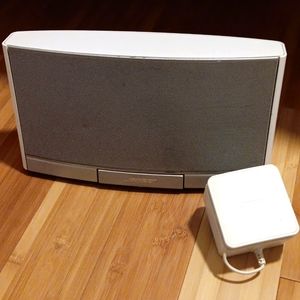 BOSE SoudDock - Portable Digital Music System